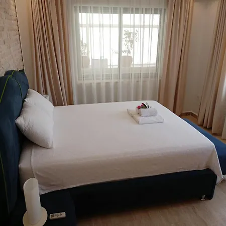 Villa Kalkanda Sonsuzluk Havuzlu *